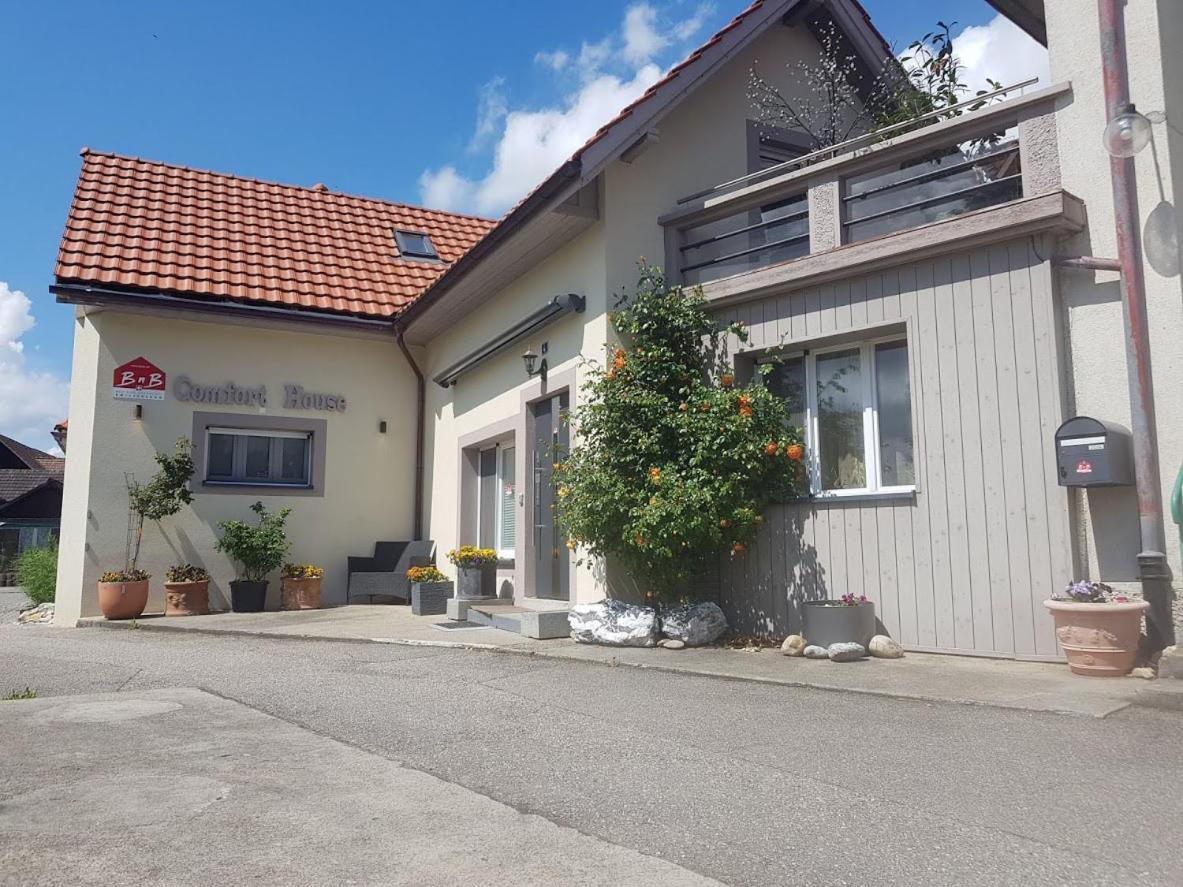 Bnb Comfort Guesthouse Olten - Lostorf ภายนอก รูปภาพ
