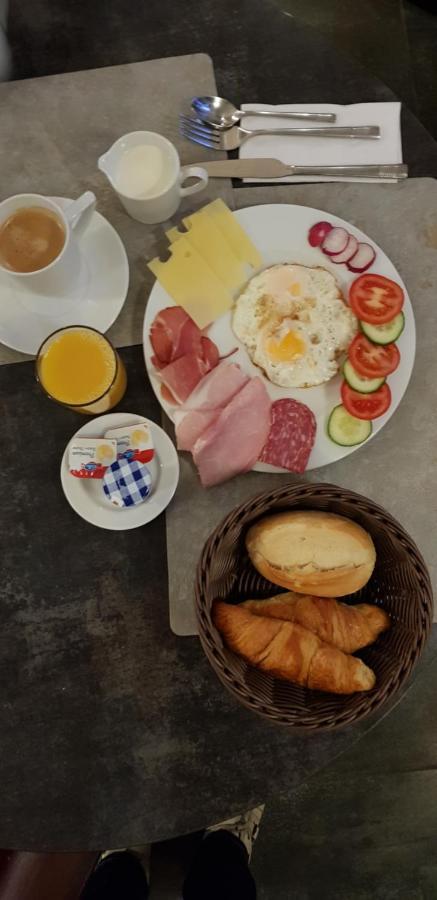 Bnb Comfort Guesthouse Olten - Lostorf ภายนอก รูปภาพ