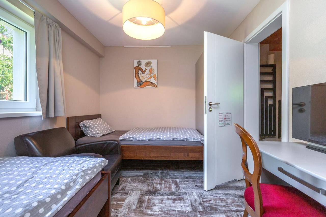 Bnb Comfort Guesthouse Olten - Lostorf ภายนอก รูปภาพ