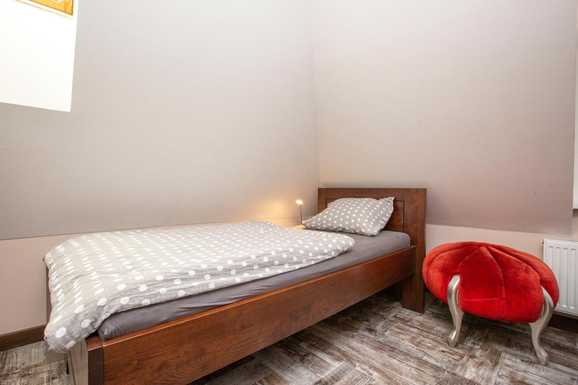 Bnb Comfort Guesthouse Olten - Lostorf ภายนอก รูปภาพ