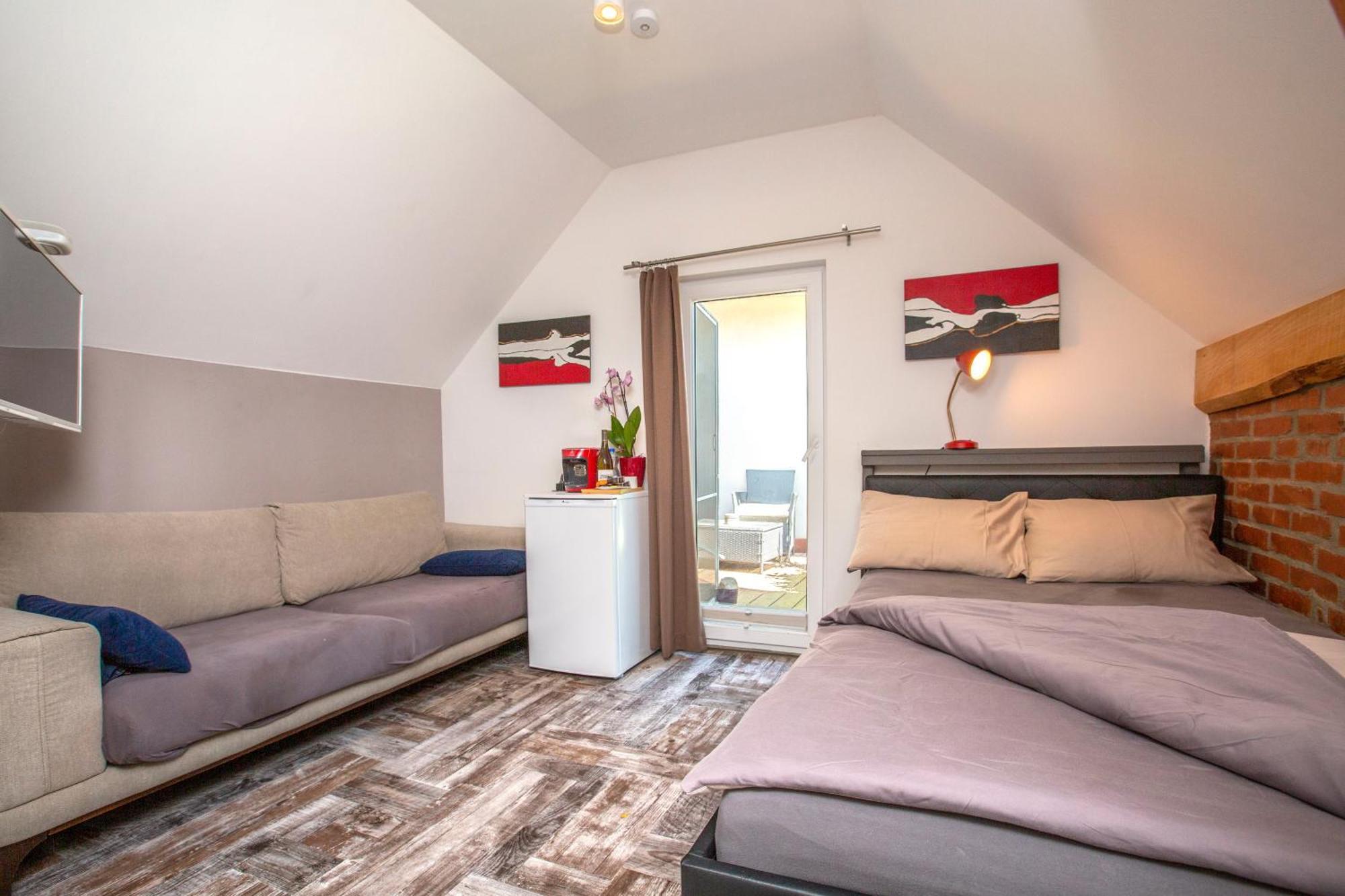 Bnb Comfort Guesthouse Olten - Lostorf ภายนอก รูปภาพ