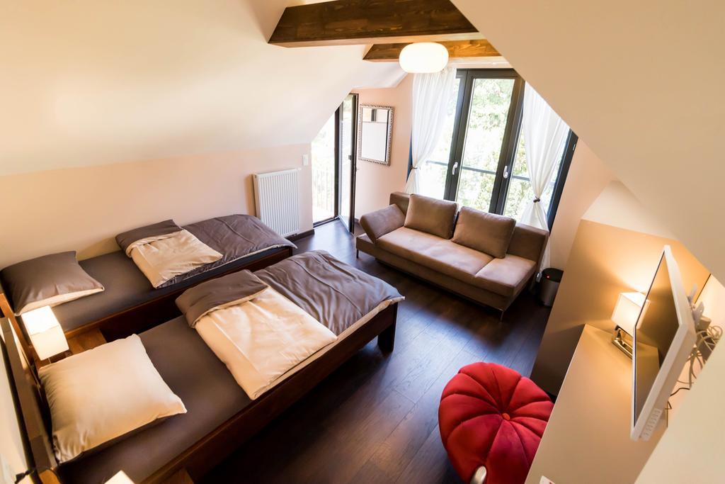 Bnb Comfort Guesthouse Olten - Lostorf ภายนอก รูปภาพ